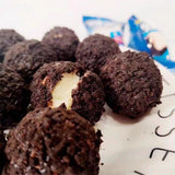 Chinese Compound Chocolates Candies Crispy Biscuit Coated Chocolate Filled Milk Jam Cookies Ball Explosion Pulp Chocolate